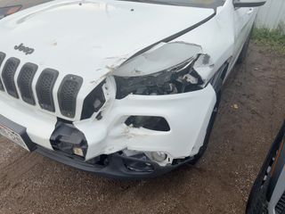 2017 Jeep Cherokee Latitude - Primary Damage Straight On Image